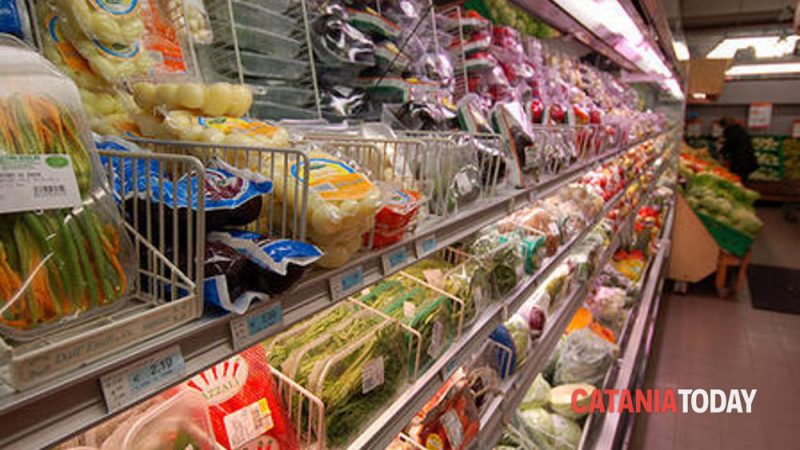 Distribuzione Cambria vende 10 supermercati al Gruppo Arena
