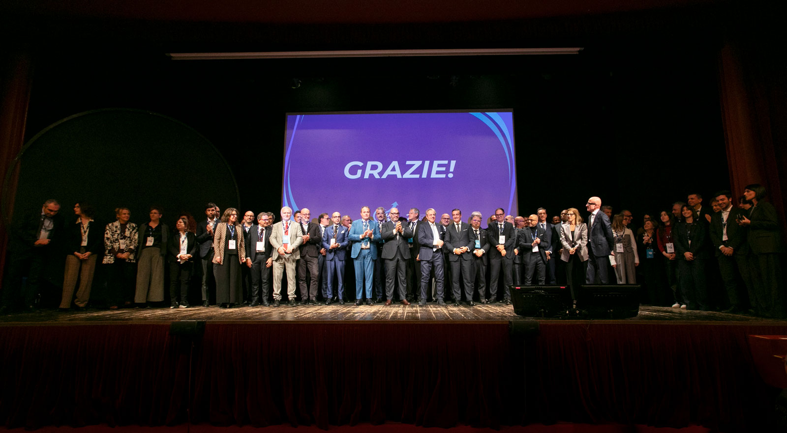 VéGé accelera la crescita. Arena svela la visione GDO 2040 al Teatro Manzoni.
